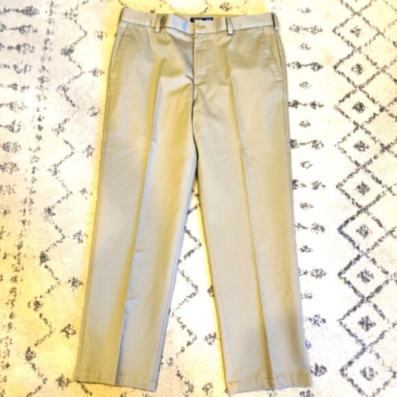 Izod Straight Leg Flat Front Chino Khaki Pants Size 34W 30L - Picture 2 of 7